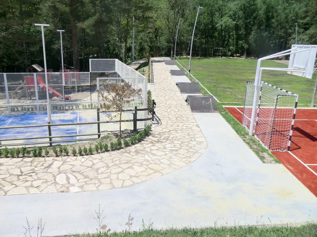 Camping L'Espelt La Pobla de Lillet Bagian luar foto