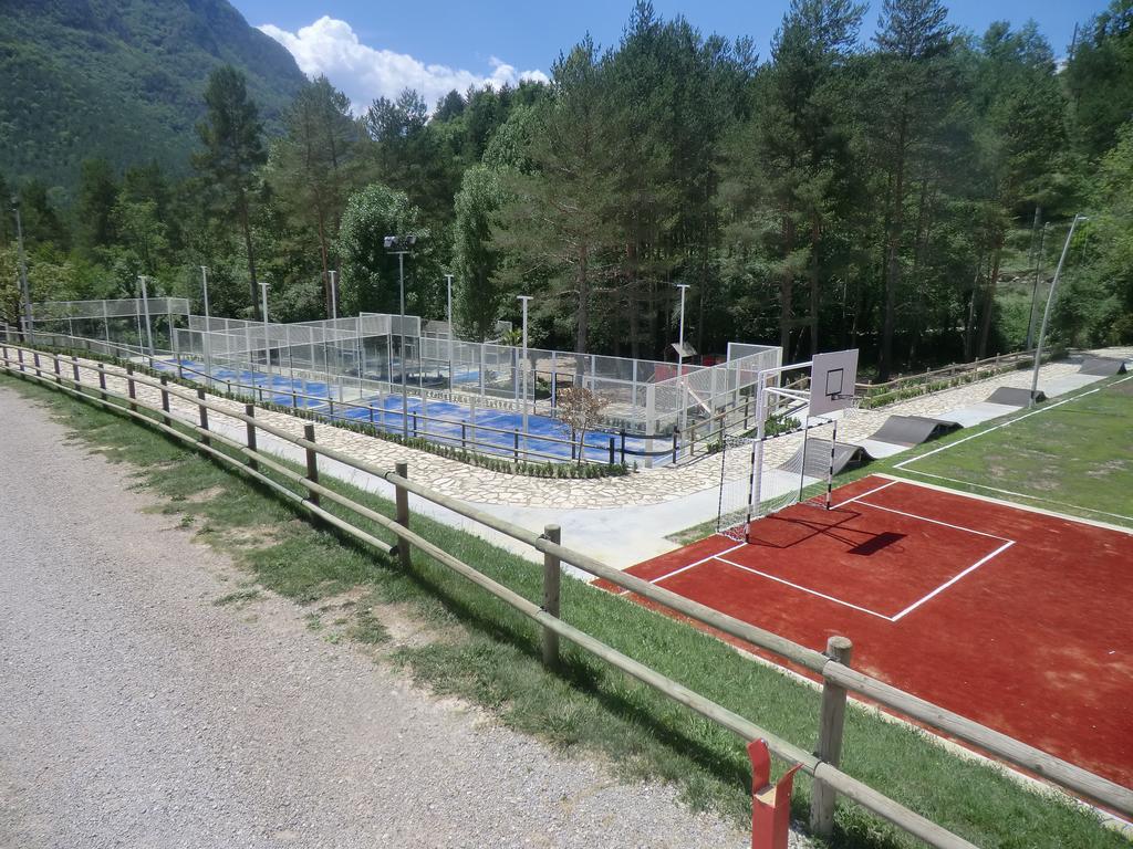 Camping L'Espelt La Pobla de Lillet Bagian luar foto