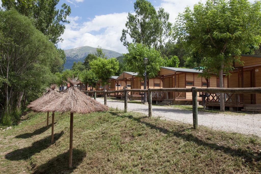 Camping L'Espelt La Pobla de Lillet Ruang foto