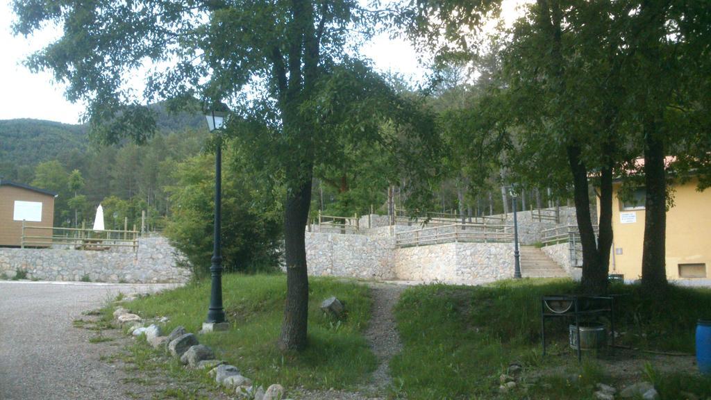Camping L'Espelt La Pobla de Lillet Bagian luar foto